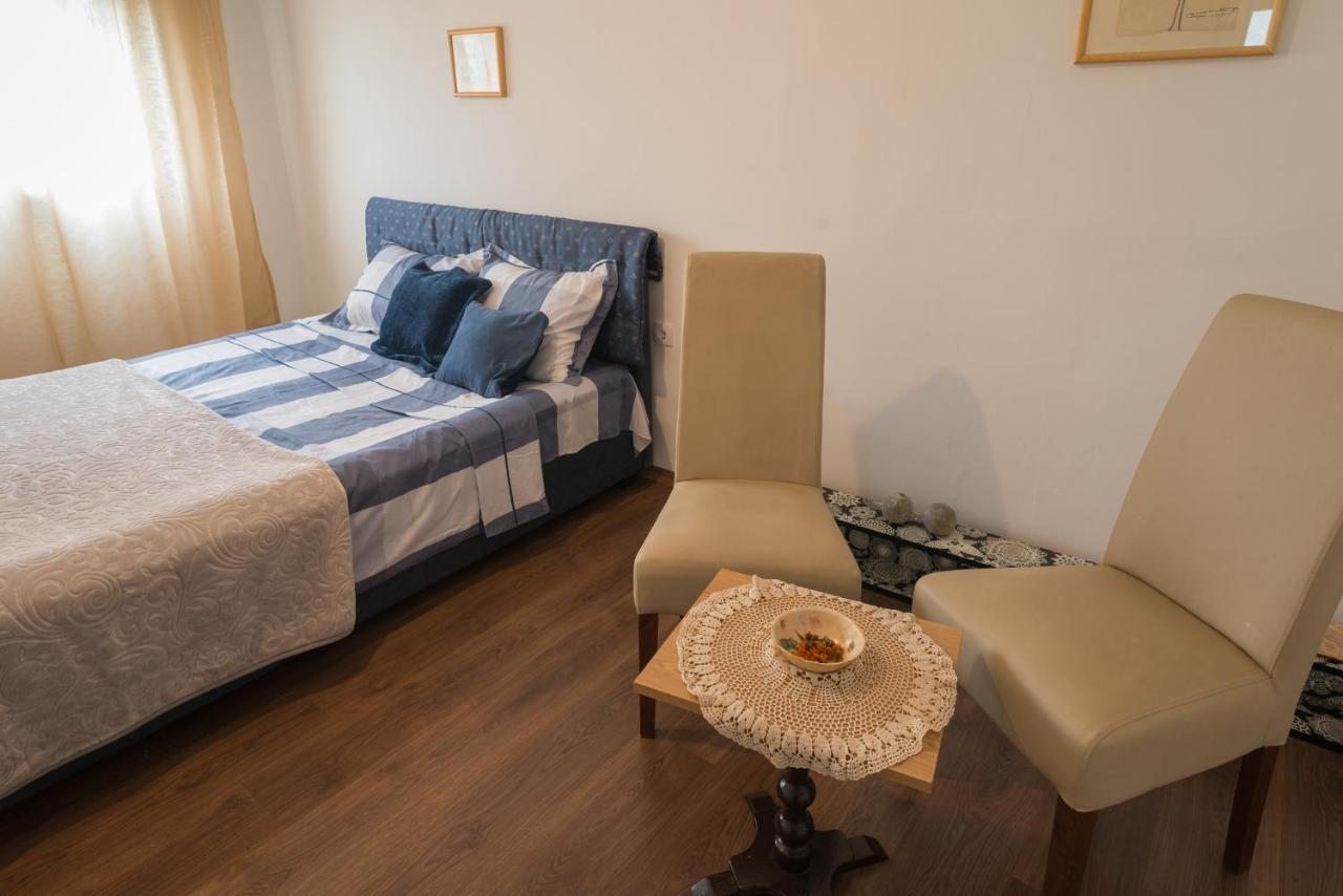 Kuca Na Selu + Besplatan Parking Villa Nikšić Dış mekan fotoğraf